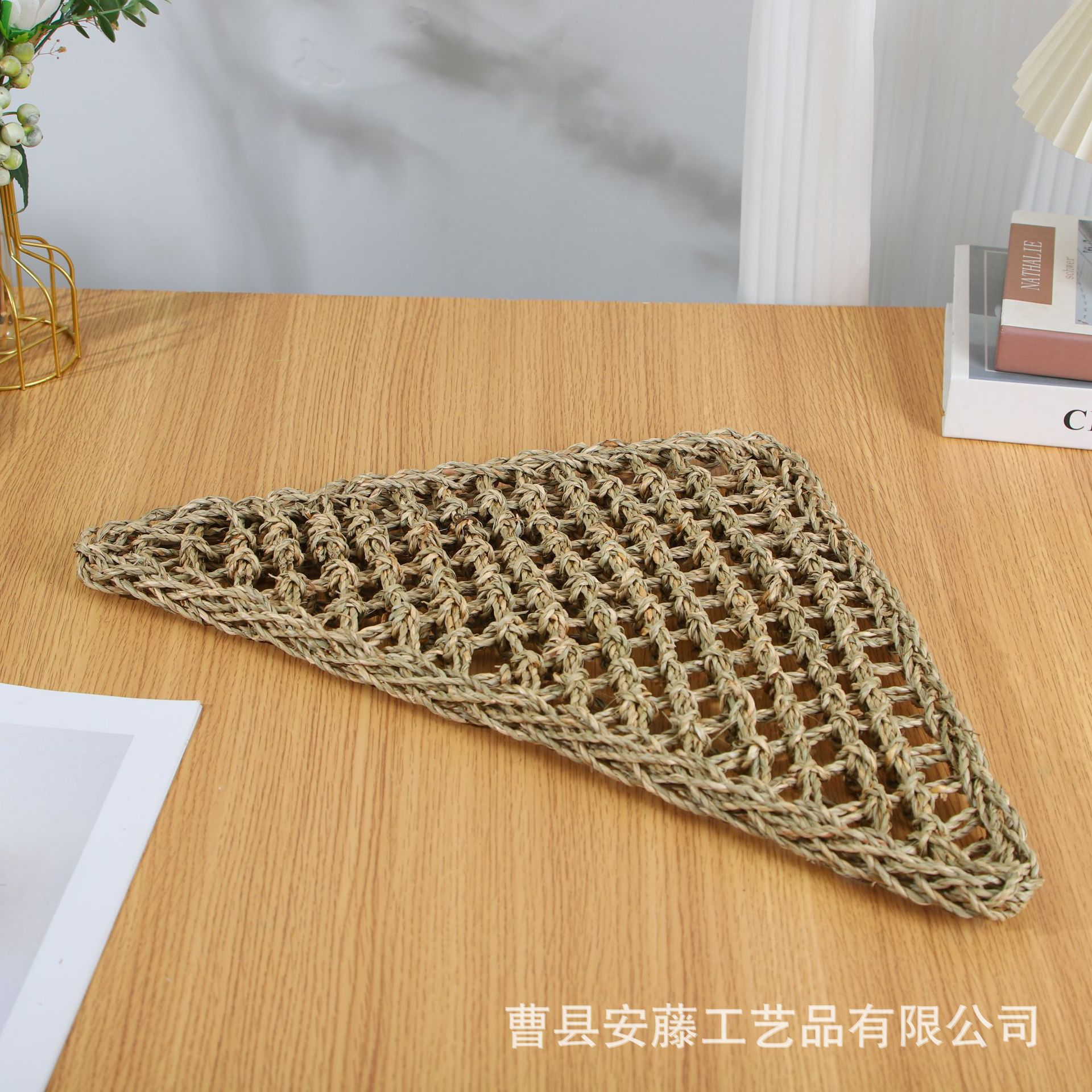 Handmade Straw Triangle Mat Hanging Mattress Animal Crawling Mat Pad Parrot Swing Toy Household Cat Paw Mat