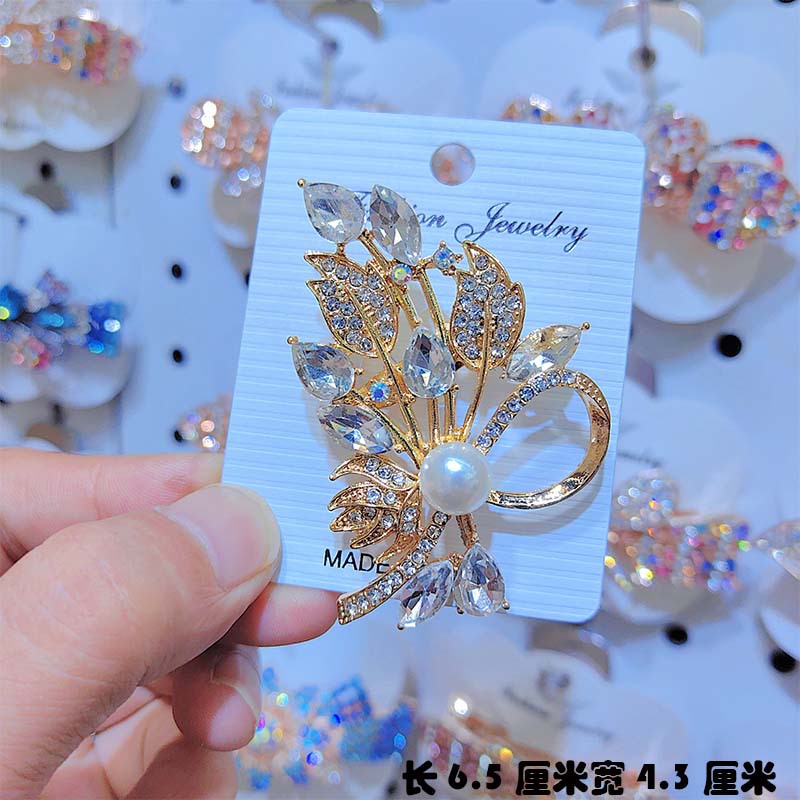 Значок против обнажения высококлассный корсаж сплав бриллиантовые аксессуары V-образный сладкий универсальный оптовая продажа