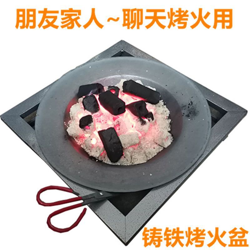 Старомодная чугунная печь для дров, традиционная угольная печь для отопления в сельском доме