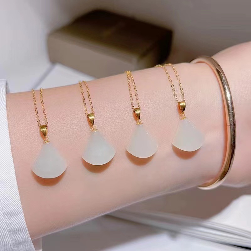 18K Golden Hetian Jade Pendant Natural Notheless Brand Fogong Four-leaf Clover Pendant Color White Kjin au750 Buckle