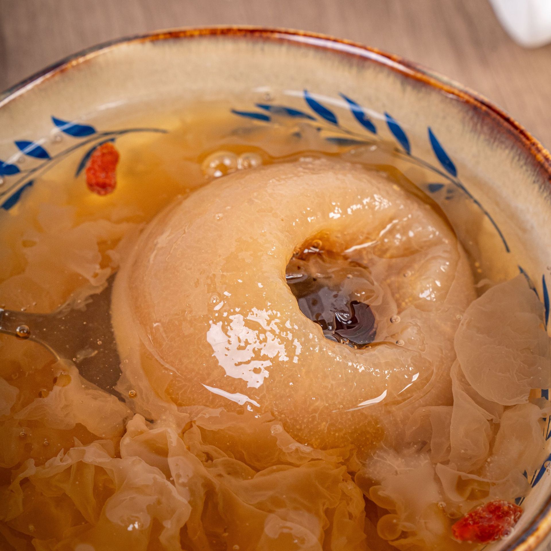 Catering Kitchen Specializes in Stewed White Fungus and Pear 450g, Snow Pear Stew Ready-To-Eat Canned Whole Stewed Pear