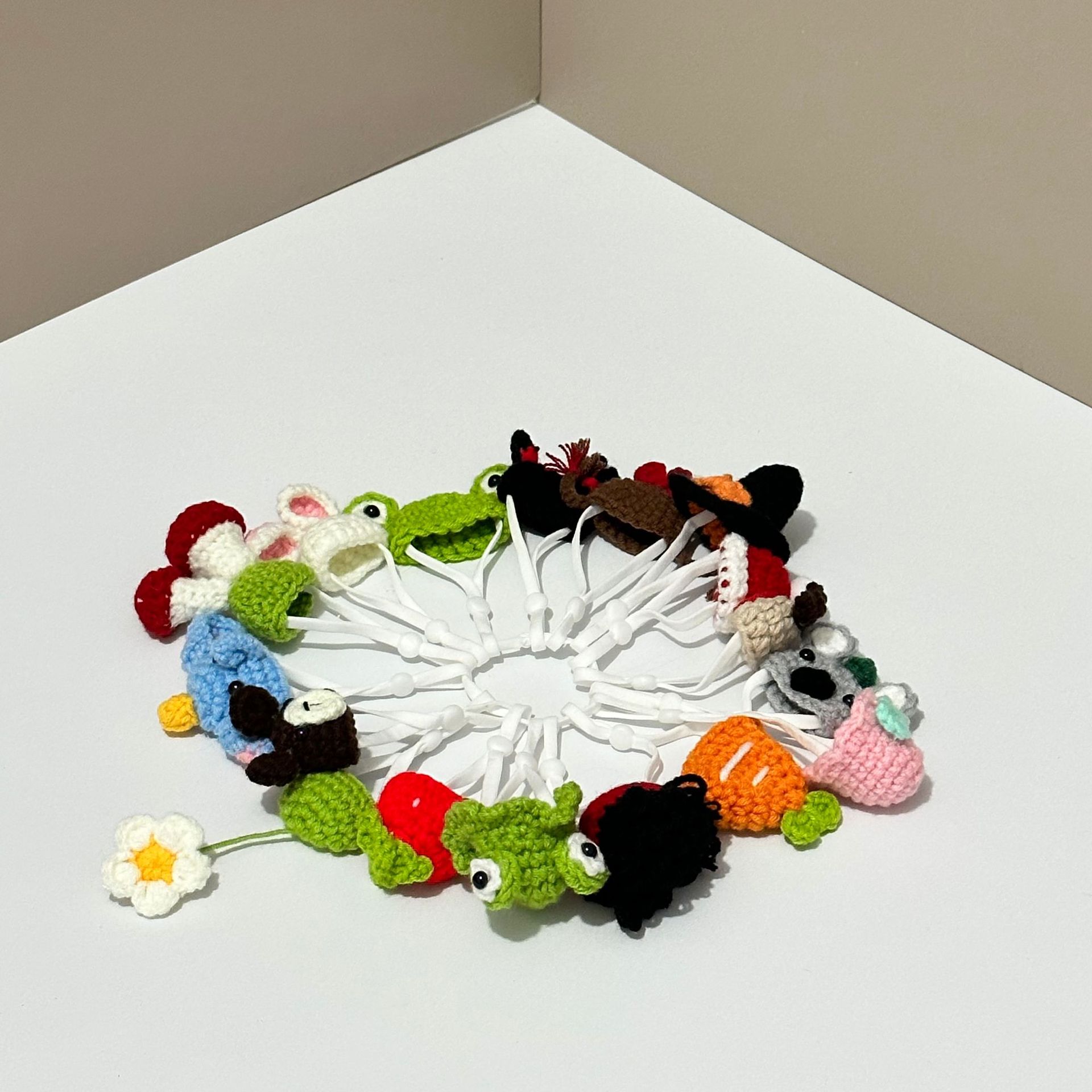 Mini Knitted Hand Hook Pet Hat Hamster Hat Parrot Hat Knitted Pet Small Hat Lizard Snake Hat