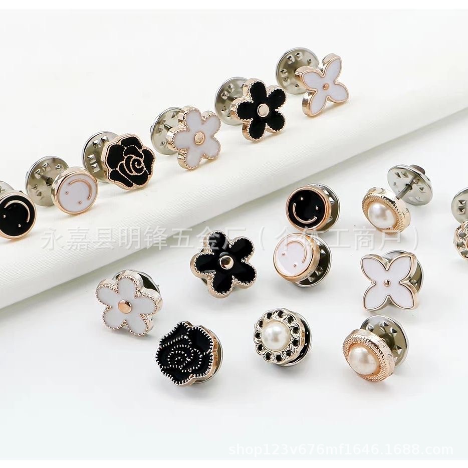 Wholesale Pearl Smiley Face Anti-Exposure Curtain Clips, Anti-Curling, No-Sew Shirt Buttons, Pin Buttons, Door Curtain Collar Detachable