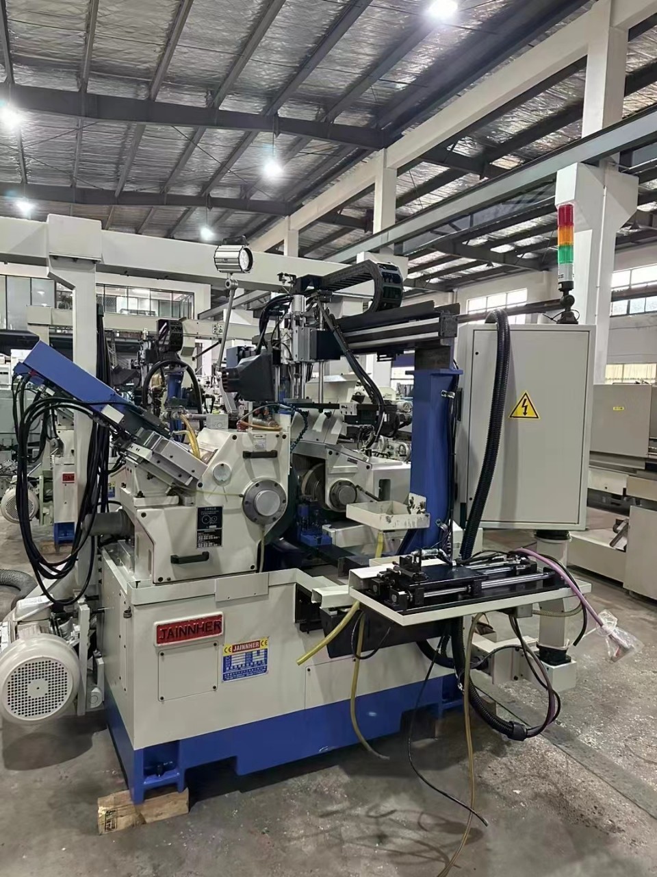 Импортный бесцентровый шлифовальный станок Jianhe 18 с ЧПУ трехосевой высокоточный керамический феррул микро клапан