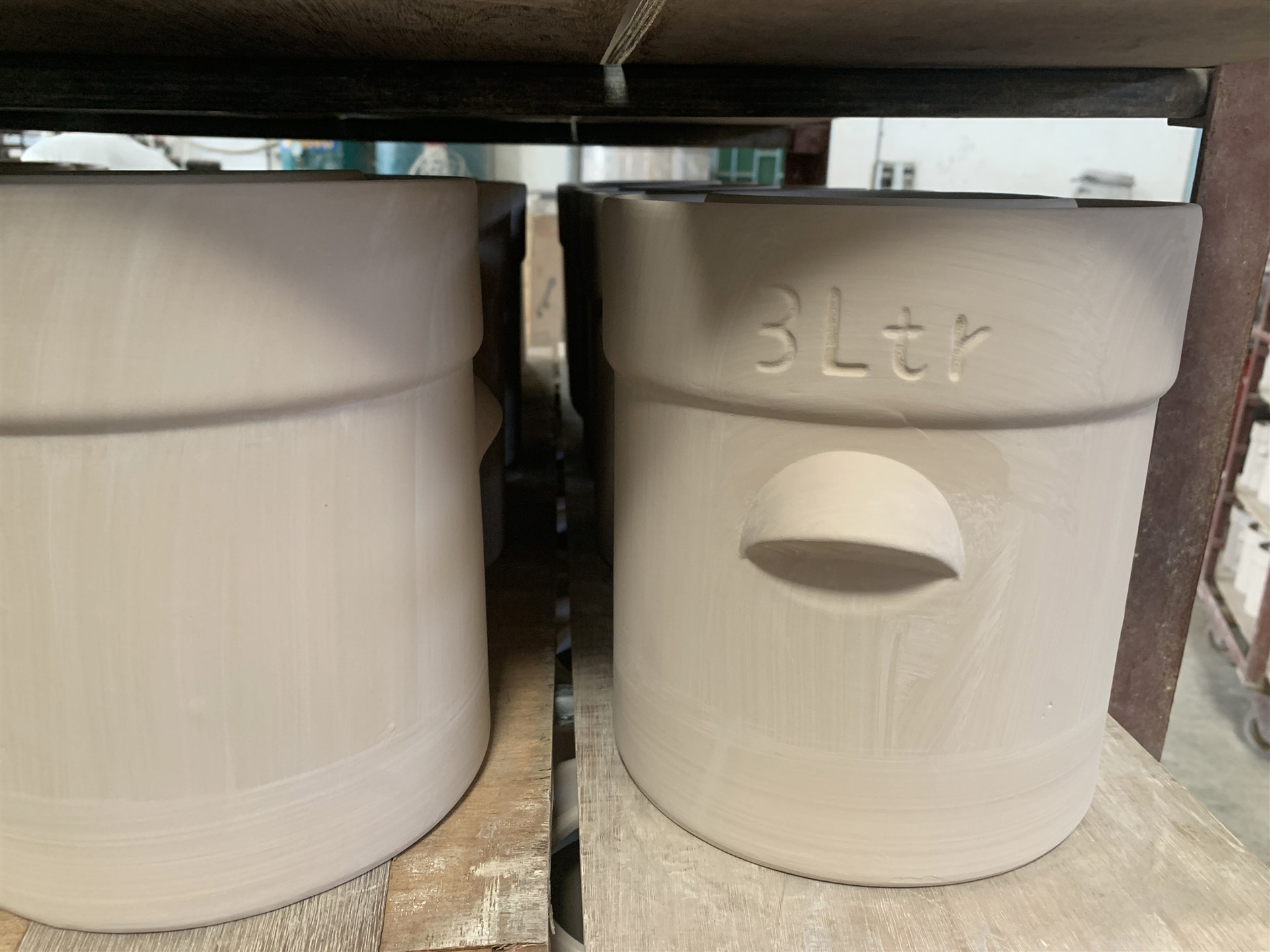 White thread 2L ceramic pickle jar with stone pressure fermentation tank with mixing rod Mail Order ordinary packaging