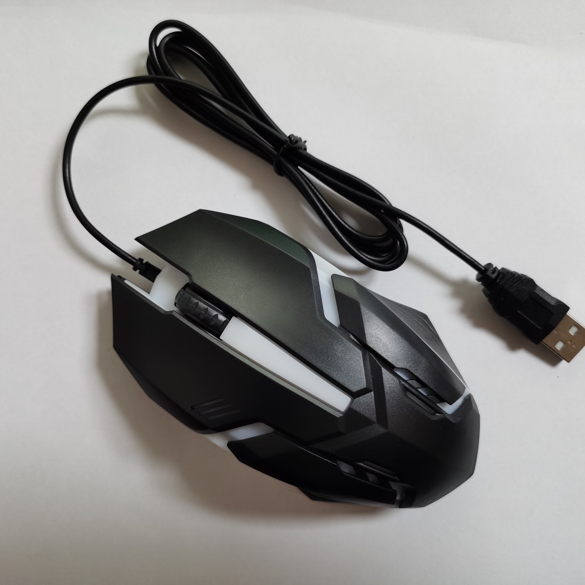 Factory spot mouse wired light-emitting chicken e-sports office computer mouse foreign trade gift manufacturers wholesale