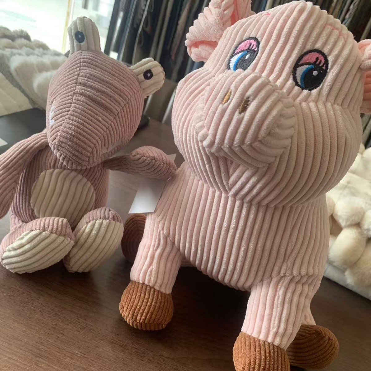 Retro Corduroy Pig Toy, Waterproof, Anti-Fouling, Breathable and Warm in European and American Countries, Popular for 0 Years to 35 Years Old