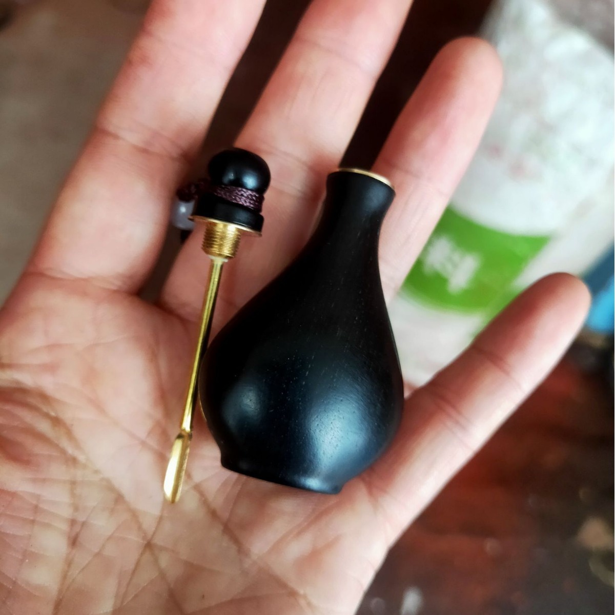 High-Density Rhinoceros Horn Rosewood Ebony Purple Sandalwood Vase Snuff Bottle Handle Piece