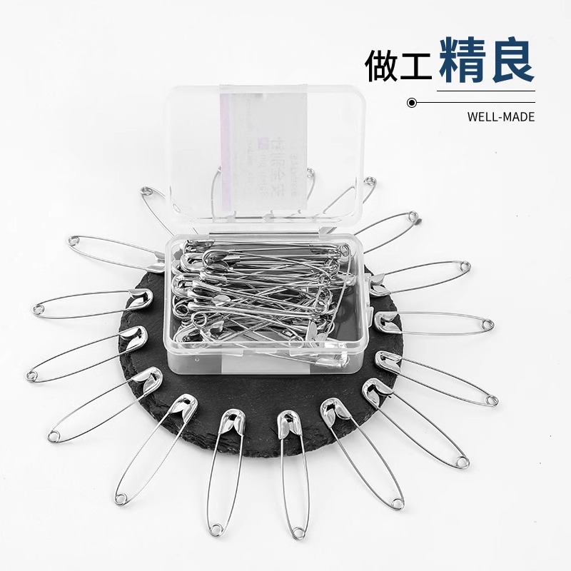Old-Fashioned Safety Pins for Fixing Clothes, Small and Large Paper Clips, Paper Clips, Bed Sheet Pins