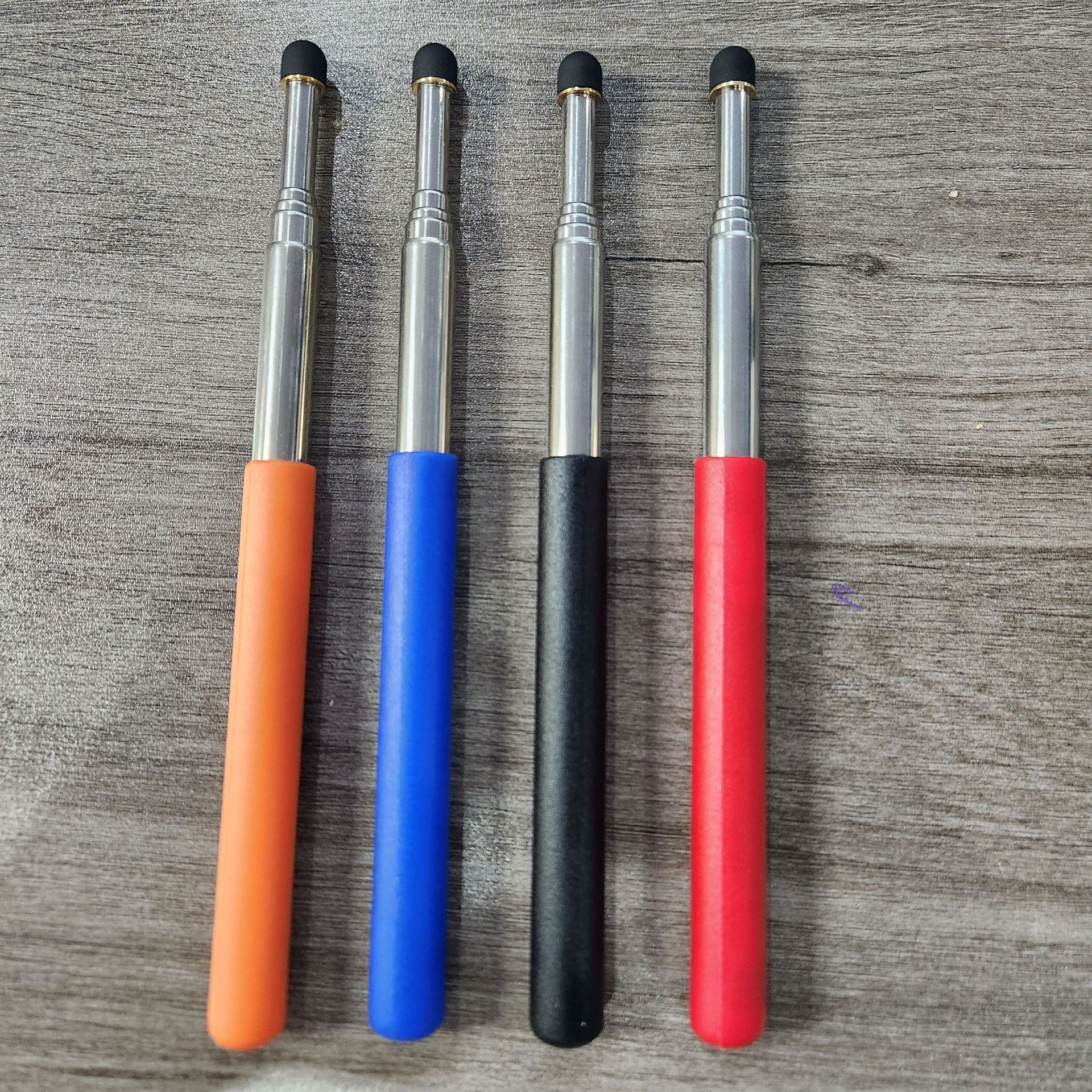 В наличии 1 метр, 1.2 м телескопическая палочка, электронная ручка для белой доски