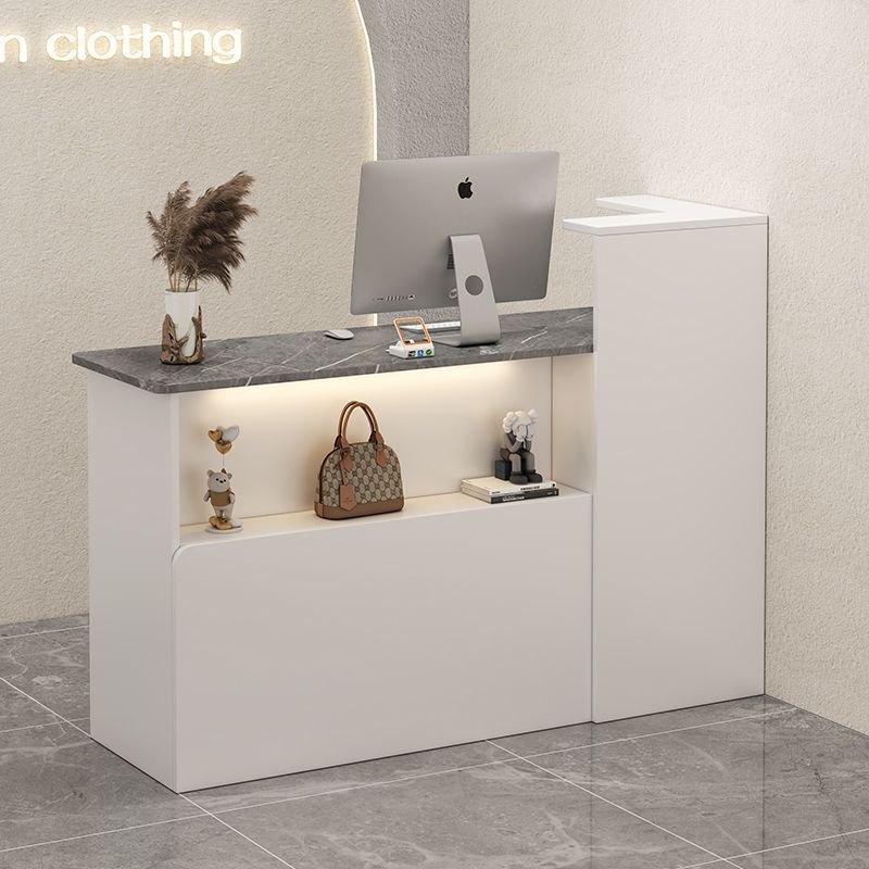 Кассовый бар, ресепция, маленький магазин, магазин женской одежды, прилавок магазина одежды, салон красоты, массажный салон, новый кассовый шкаф