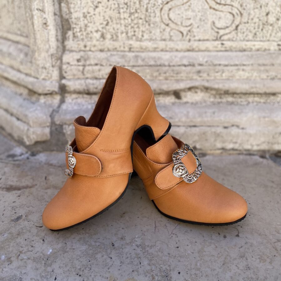 Amazon Independent Station Cross-Border Export New European and American Retro 18 Medieval Renaissance Halloween Women's Shoes