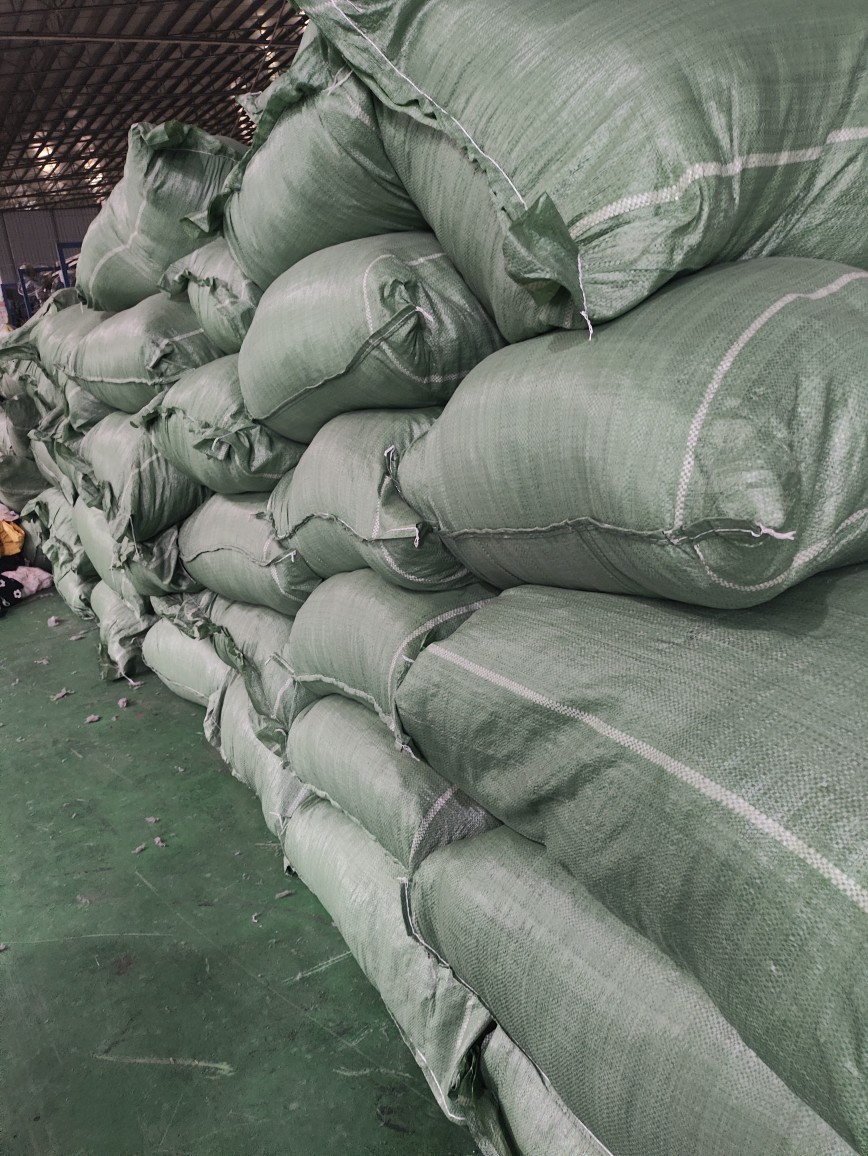 Fashion Cotton Tops Sold by the Pound, Second-Hand Clothes, Old Export to Africa and Southeast Asia, Live Supply Usedclothing