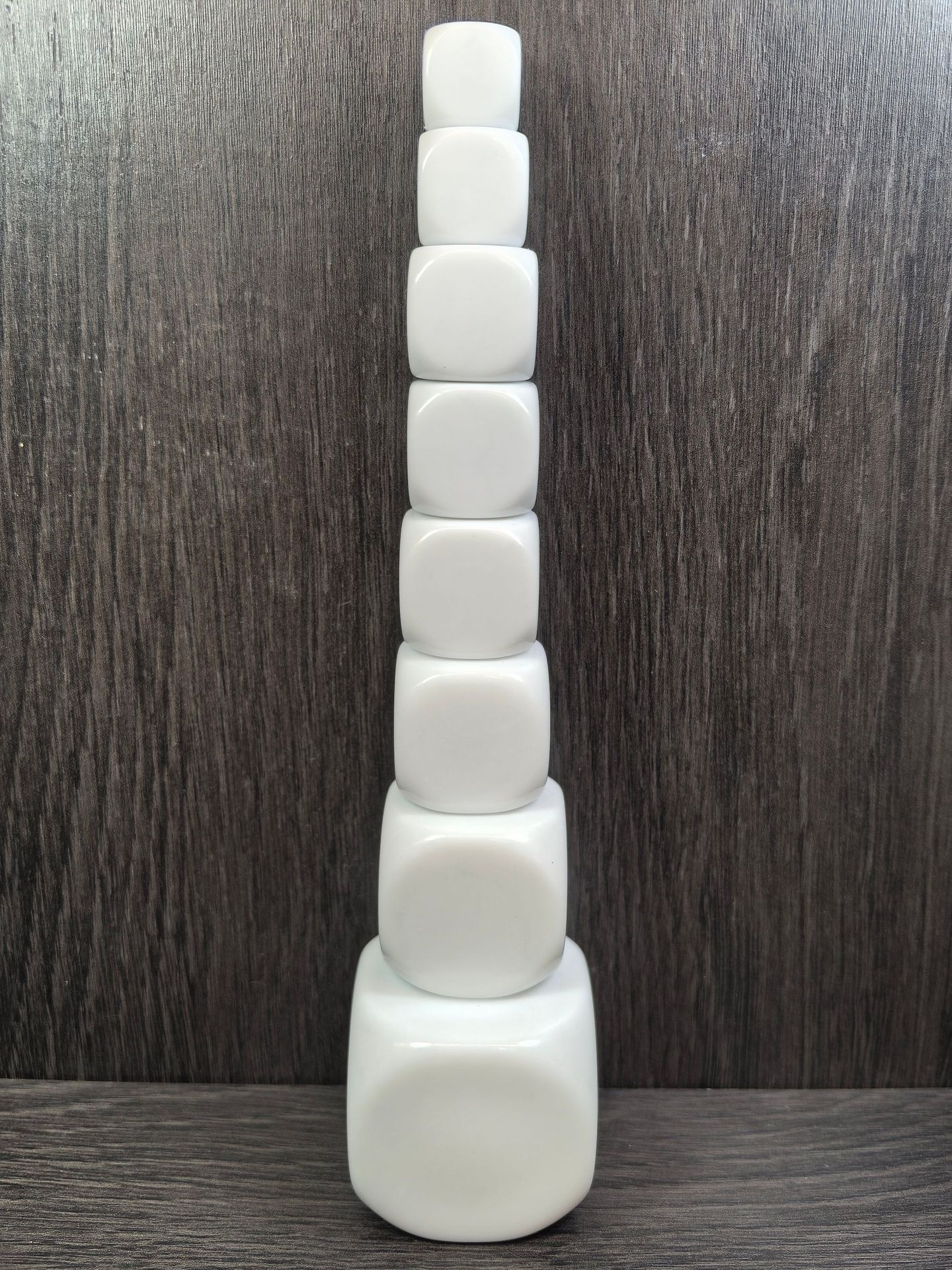 Round-Cornered Blank Glossy Dice with Dimensions of 12mm, 14mm, 16mm, 18mm, 19mm, 20mm, 22mm, 25mm, 30mm, 40mm