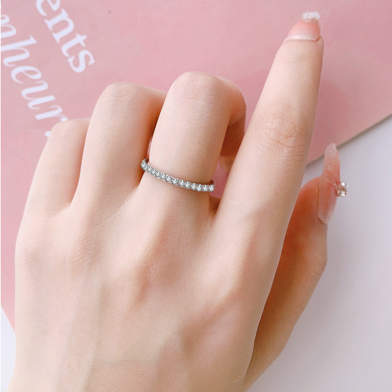 Manufacturer's Ready Stock Wholesale S925 Sterling Silver Ring Women's Baby's Breath Row Ring Moissanite Ring Niche High-End Ring