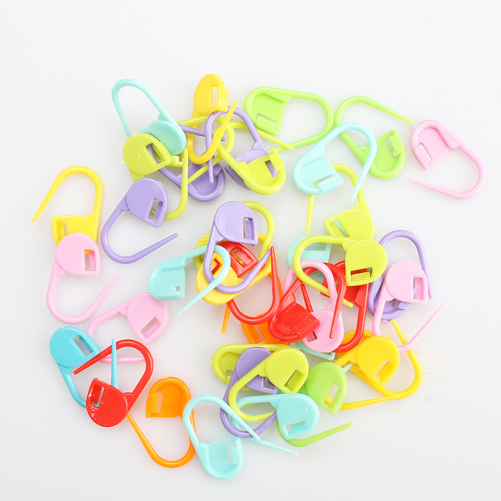 Hand Knitting Tools Accessories Mark Buckle Stitching Needle Plastic Suture Needle Wool Crochet Small Pin Anti-Unlock Buckle