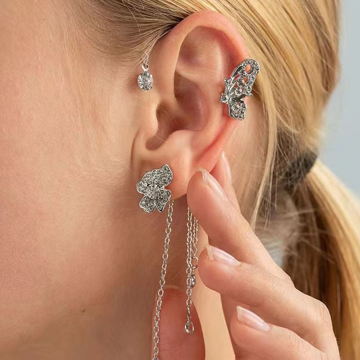 New Chinese Style Super Fairy Simple Fashion Super Flash Diamond Butterfly Flower One-piece No Ear Holes Tassel Ear Hanging Earrings for Women