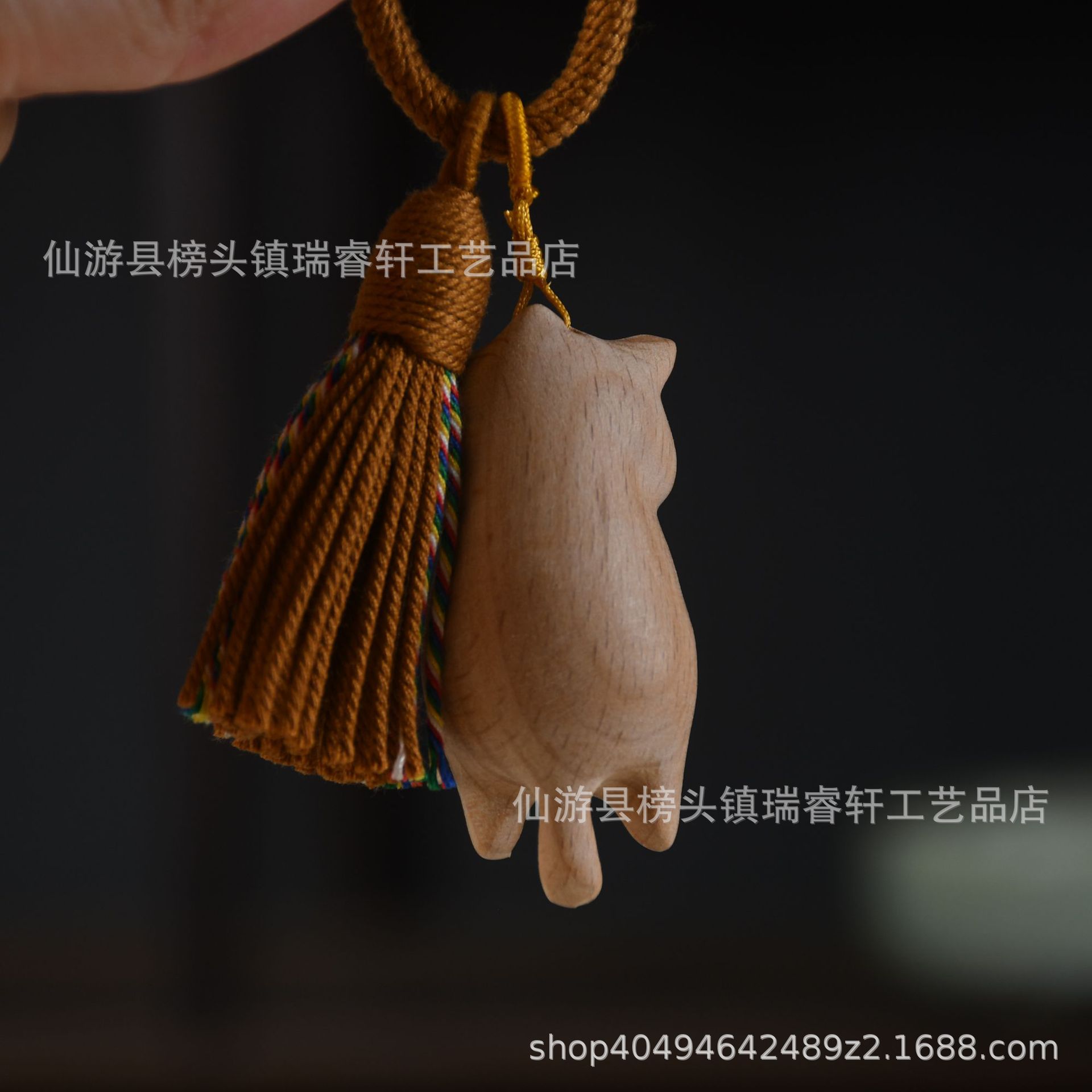 Manufacturer Wholesale Beech Wood Broken Cat Keychain Lucky Cat Bag Pendant Cartoon Handle Accessories Accessories Pendant