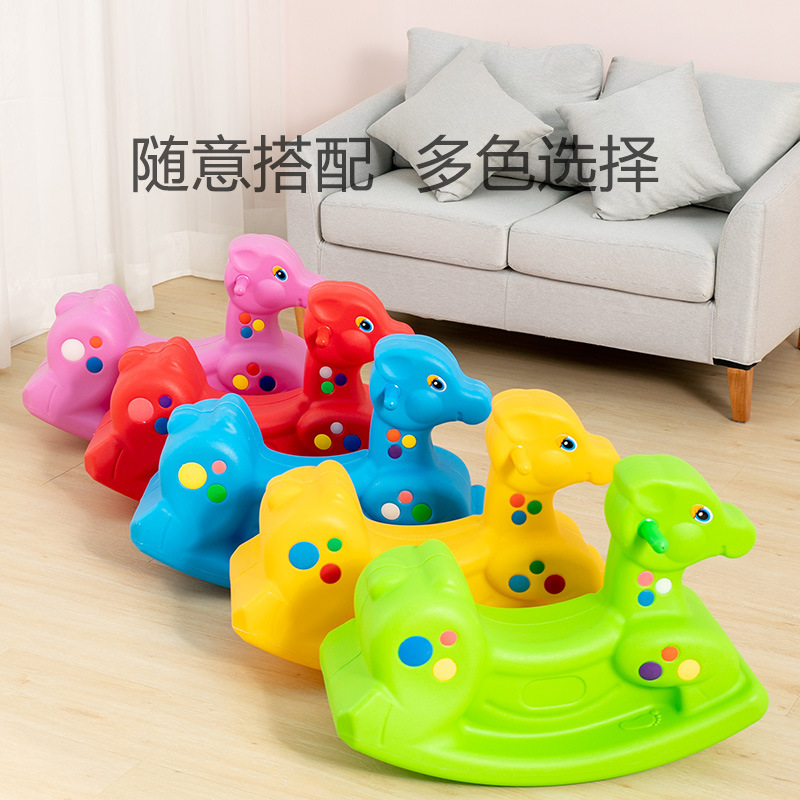 Троянский конь для игр в помещении и на улице, пластиковая игрушка для малышей, детский непоседливый замок, качающийся конь