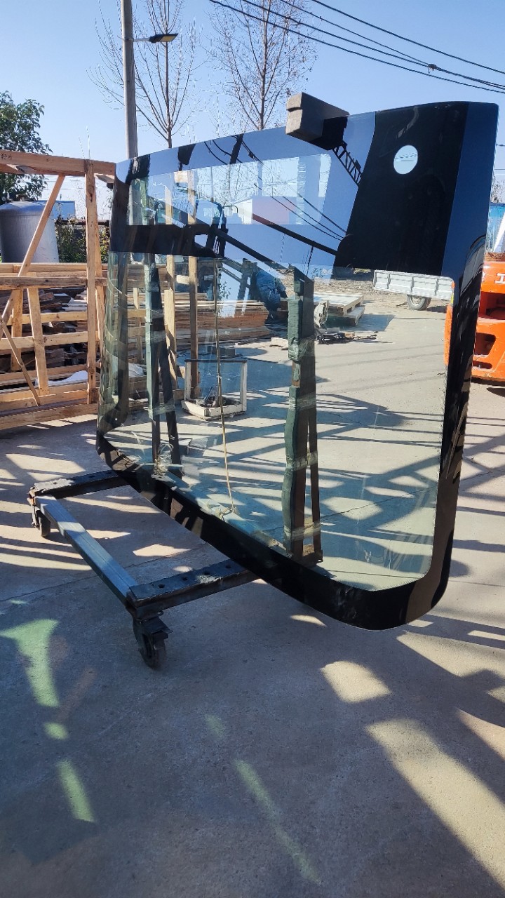 Переднее стекло автобуса Tianjin Guangtong 6850, Guangtong 6858, стекло Guangtong