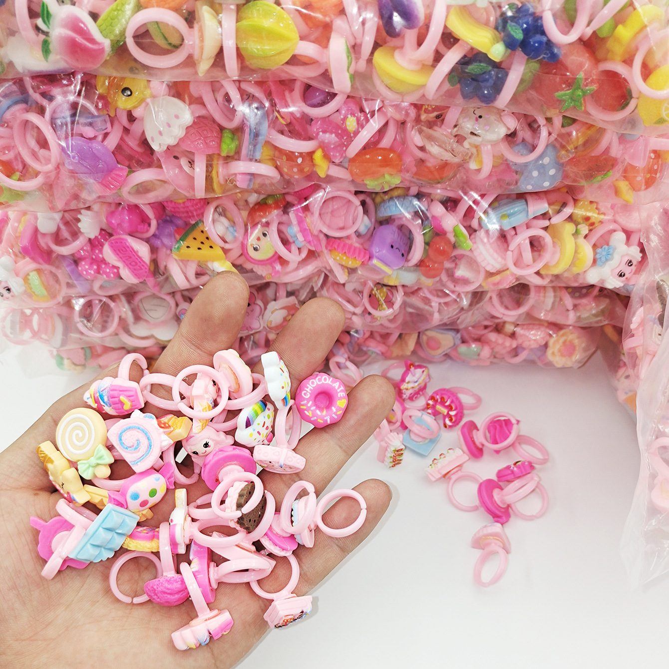 Children's Cartoon Ring Cute Resin Transparent Children's Kindergarten Section 61 Mixed Batch Large Package Toy Ring