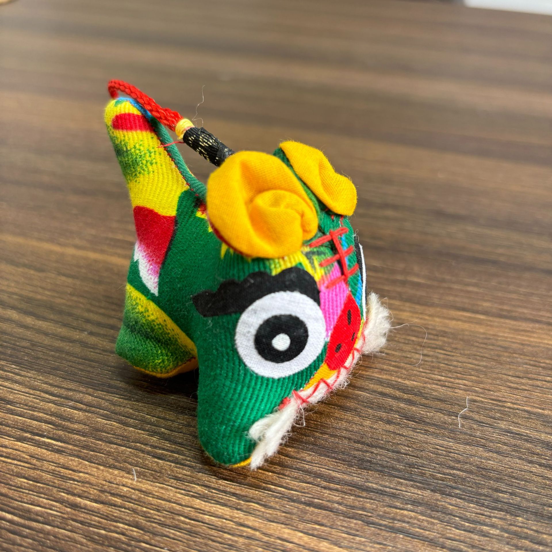 New Cloth Tiger Ornaments Folk Crafts Scenic Spot Hot-Selling Cultural and Creative Gifts Wangwang Handmade Cloth Tiger Manufacturer