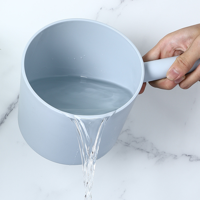Thickened Plastic Water Scoop for Home Kitchen, Baby and Children's Bath Water Scoop, Water Ladle Wholesale Bath Scoop