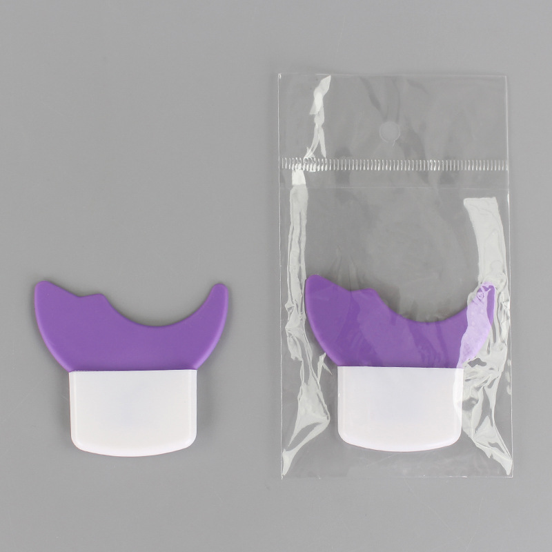 Silicone Eyelash Baffle for Beginners to Draw Eyeliner Mascara Auxiliary Eye Makeup Auxiliary Tool Crescent Soft Silicone Baffle