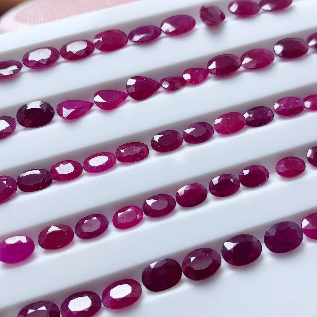 Factory Wholesale Natural Pigeon Blood Red Loose Ruby ​​Ring Surface Oval Multi-Rules Inlaid Ring Earrings Jewelry