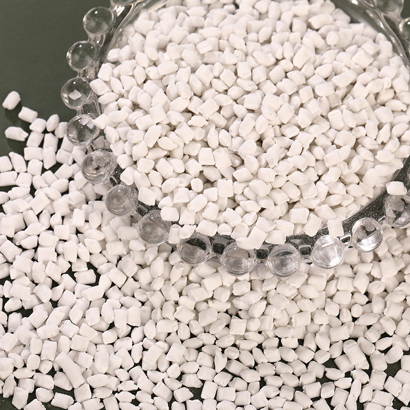 The Manufacturer Supplies Calcium Carbonate Filled Masterbatch with Good Heat Transfer Properties, Short Molding Cycle, Uniform Particles and Good Plasticization Properties