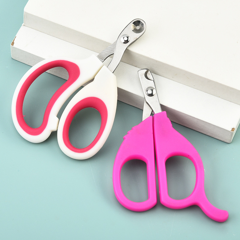 Factory wholesale stainless steel pet nail clippers cat and dog small blind cut round hole pet nail clippers beauty nail clippers