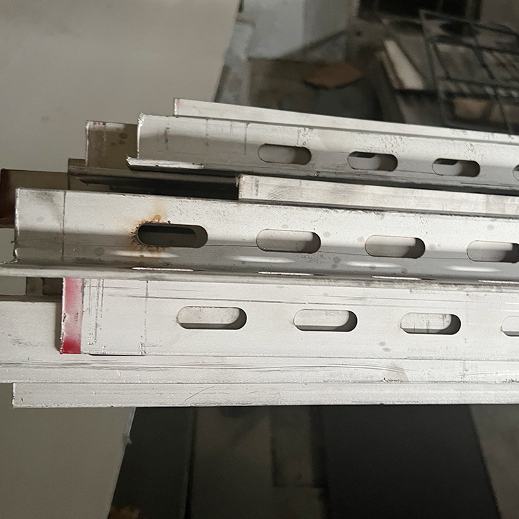 Foshan Quantity Batch Angle Steel Universal L-Shaped 304 Stainless Steel Angle Steel Curtain Wall Construction Engineering Angle Iron Cutting and Punching Processing