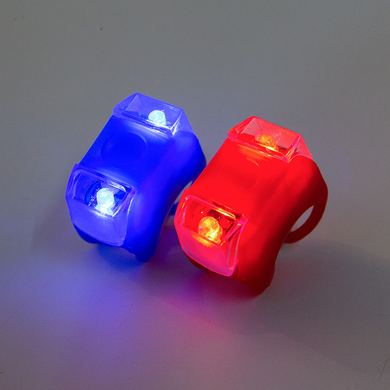 Wholesale bicycle six generation eyes frog lights LED flash night riding warning lights skateboard lights outdoor riding equipment