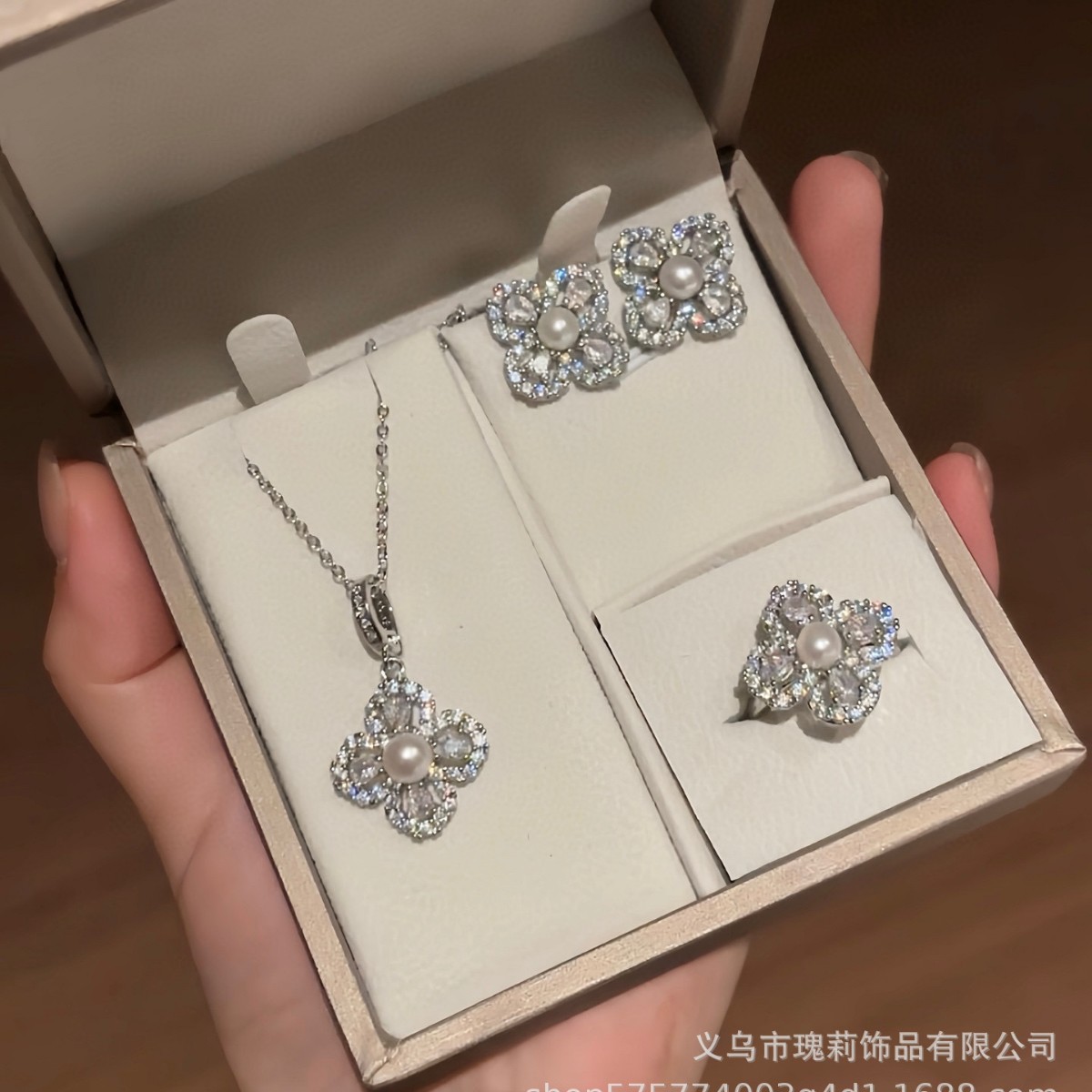 New Natural Freshwater Pearl Earrings, Four-Leaf Flower Zircon Earrings, Exquisite and Versatile Fashionable Earrings, Sterling Silver Jewelry