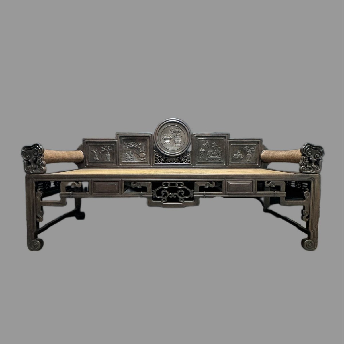 Кровать из красного дерева династии Цин