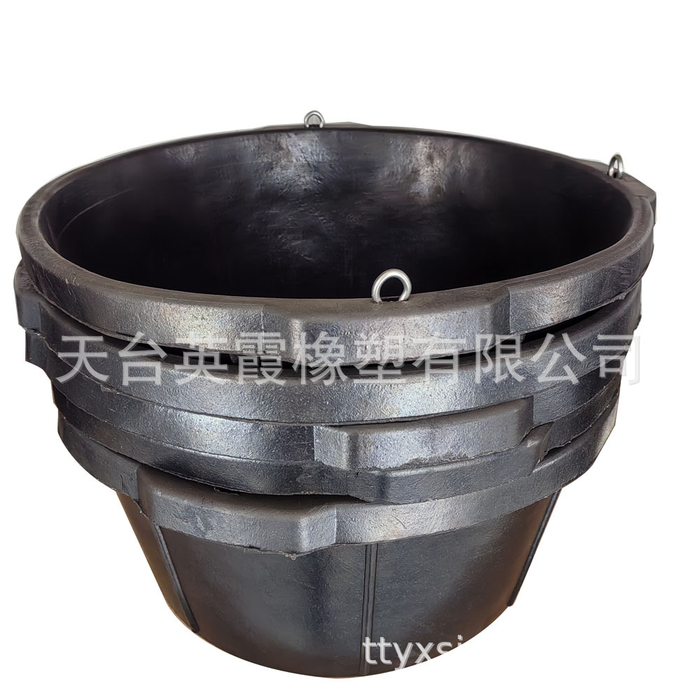 Wholesale Black Heavy Duty Rubber Bucket Horse Sheep Dog Feed Basin 6.5 Gallon Water Feeding Basin Hangable Rubber Basin