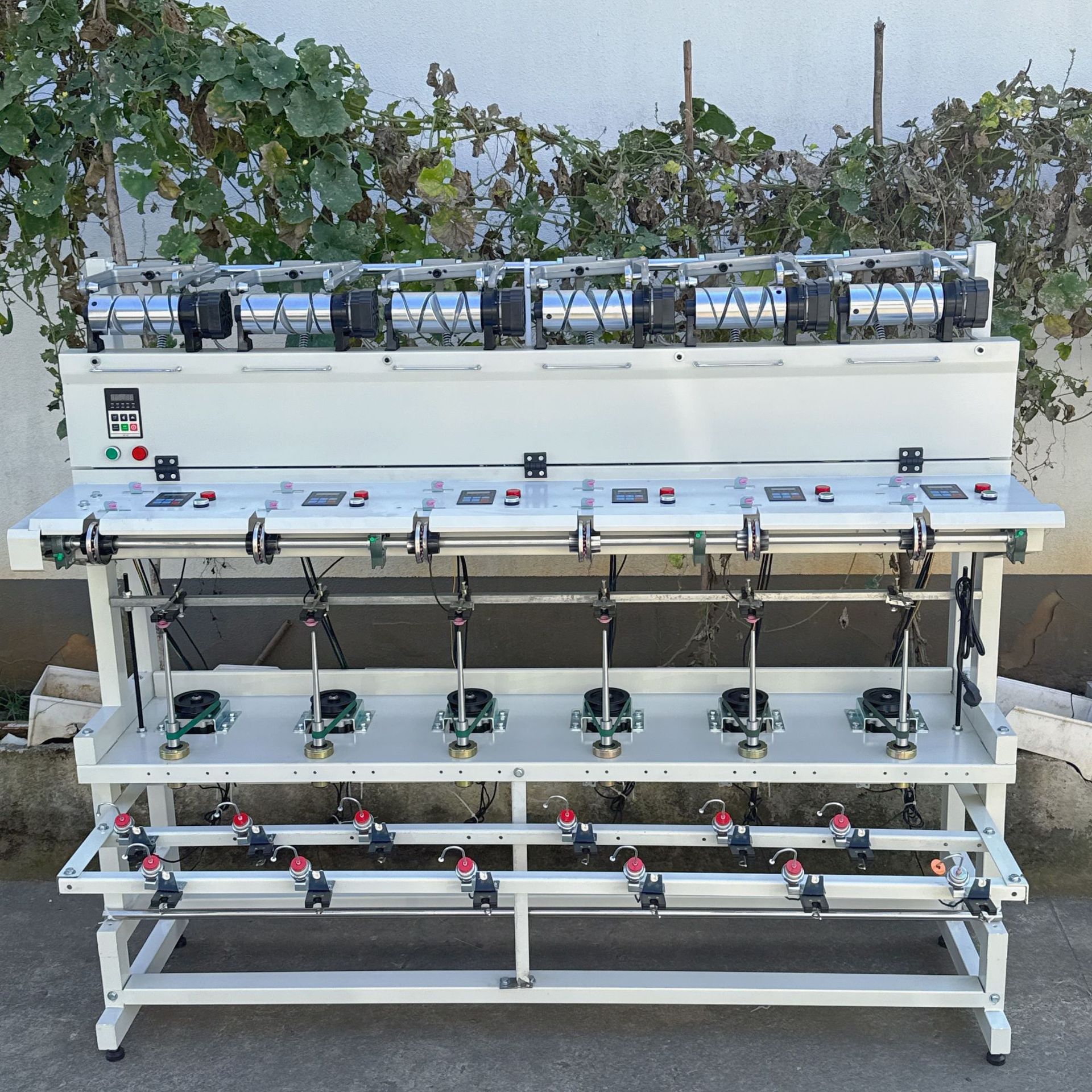 Машина для прядения шерсти с одним шпинделем и одноконтрольным покрытием, высокоскоростная параллельная машина и машина для скручивания, стабильная и эффективная