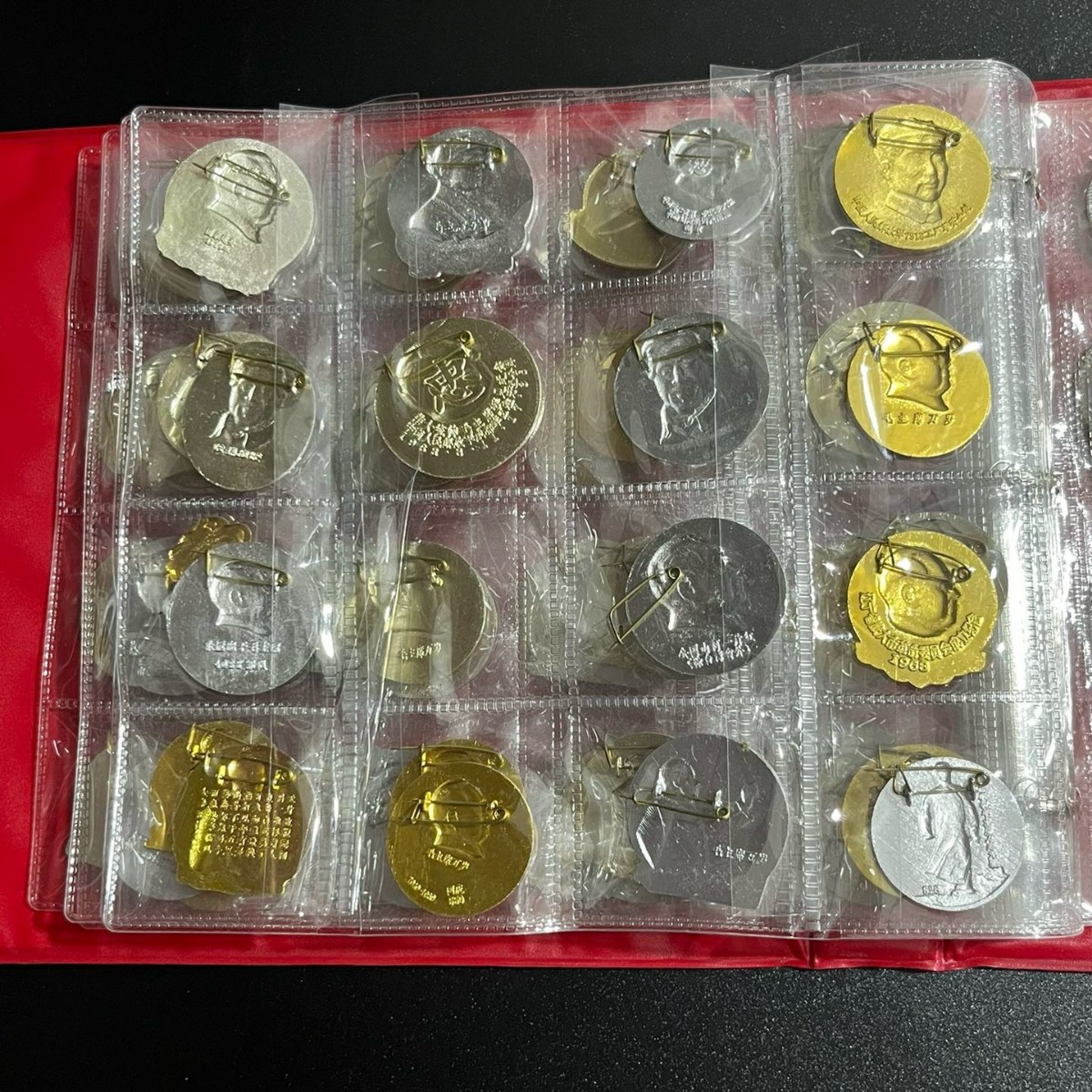 Commemorating Chairman Mao Badge Nostalgic Classic Badge Commemorative Badge Mao Zedong Badge 128 suit Collection