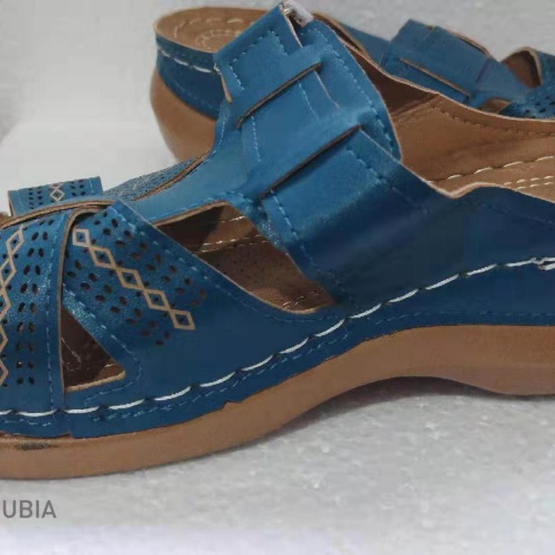 Cross-border 2019 New European and American Retro Wedge Women's Slippers Car Line Lightweight plus size Comfortable Slippers