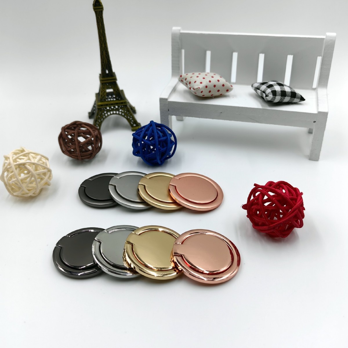 Factory wholesale round metal ring buckle 360 rotating desktop lazy bracket creative mobile phone bracket ring buckle