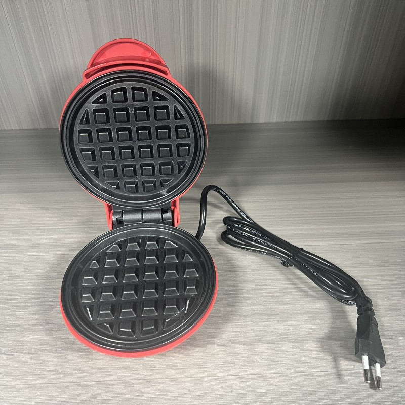 Portable home waffle machine mini breakfast machine mini waffle machine love round sandwich breakfast machine