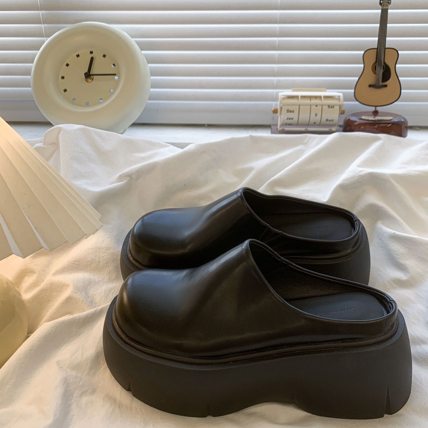 Закрытые полутапочки с платформой для женщин, осень 2024 года, удобные водонепроницаемые полутапочки с толстой подошвой