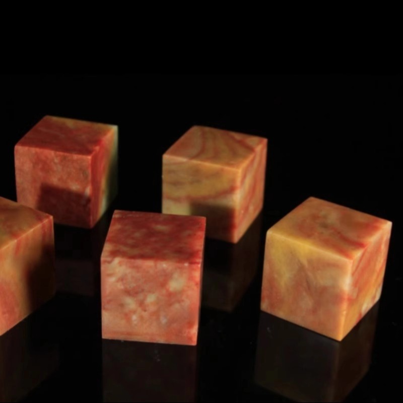 Zhejiang red red stone 3*3*3CM India stone practice chapter seal cutting gold stone seal Shoushan stone a generation of hair