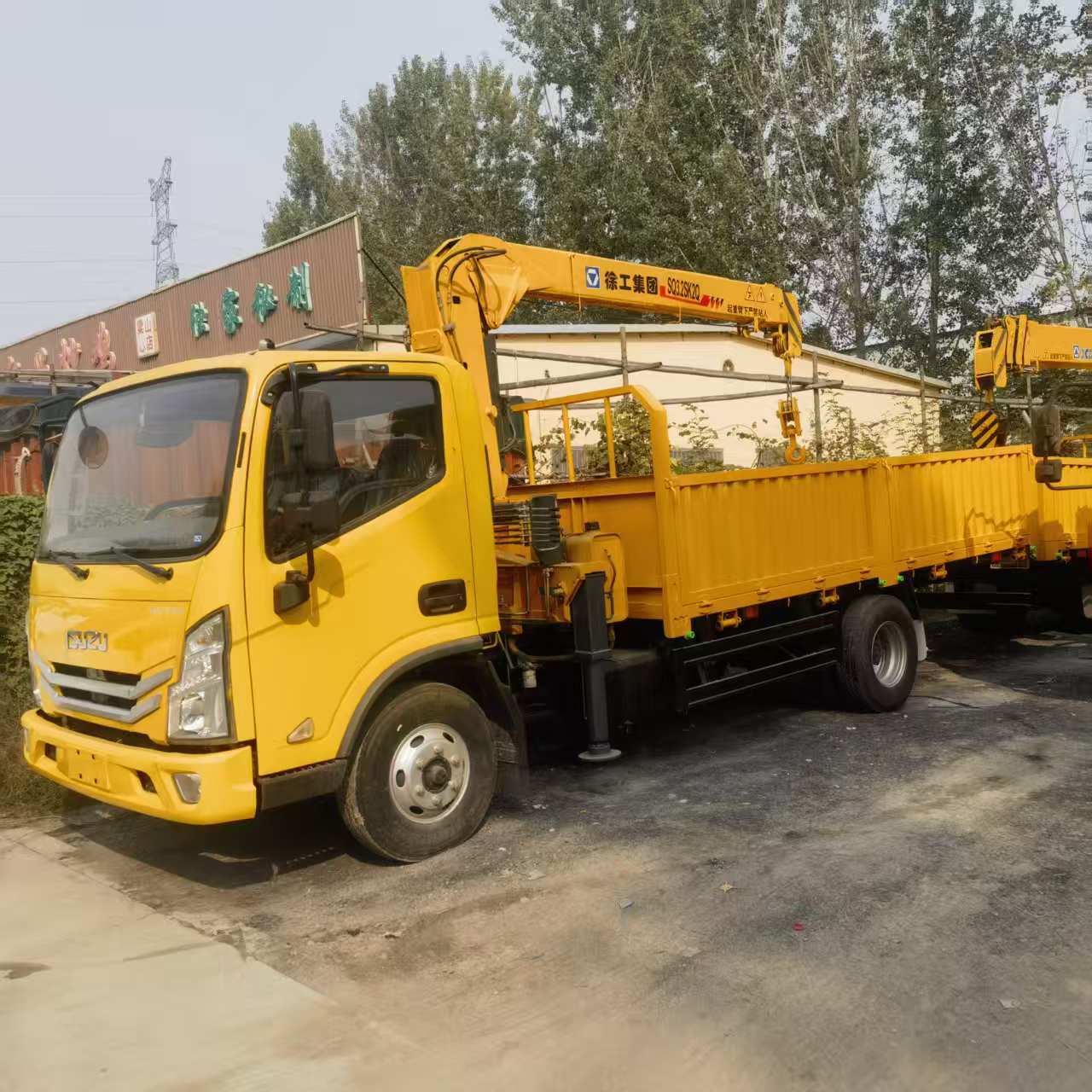 Экспорт в Россию Isuzu малый грузовик на 5 тонн с краном 3.2 тонны, 4 тонны, 6.3 тонны