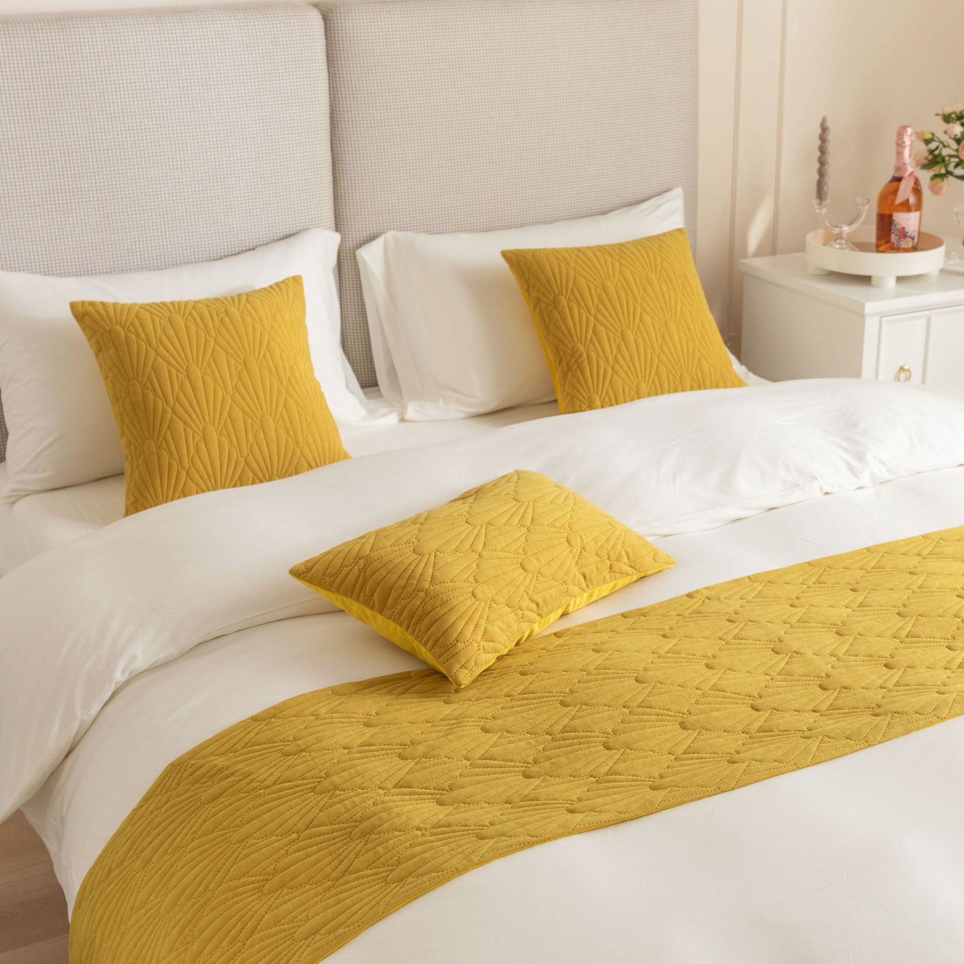 New Dutch velvet super soft shell pattern hotel homestay hotel bed end towel bed flag