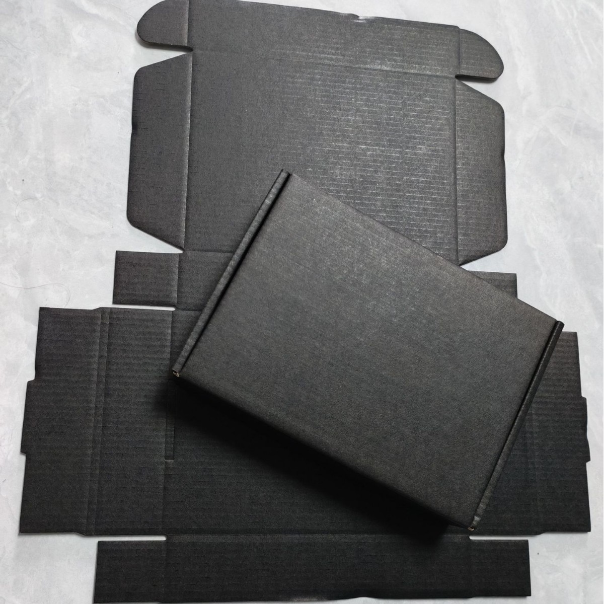 High-End Matte Black Airplane Box, Wear-Resistant and Moisture-Proof, Factory Direct Sales, Minimum Order of 200 Pieces