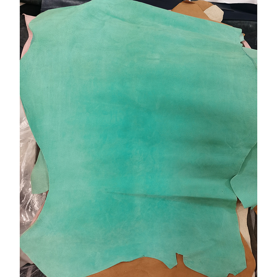 Обработка запасов различных цветов двухслойного материала свиной кожи, верх из свиной кожи E18