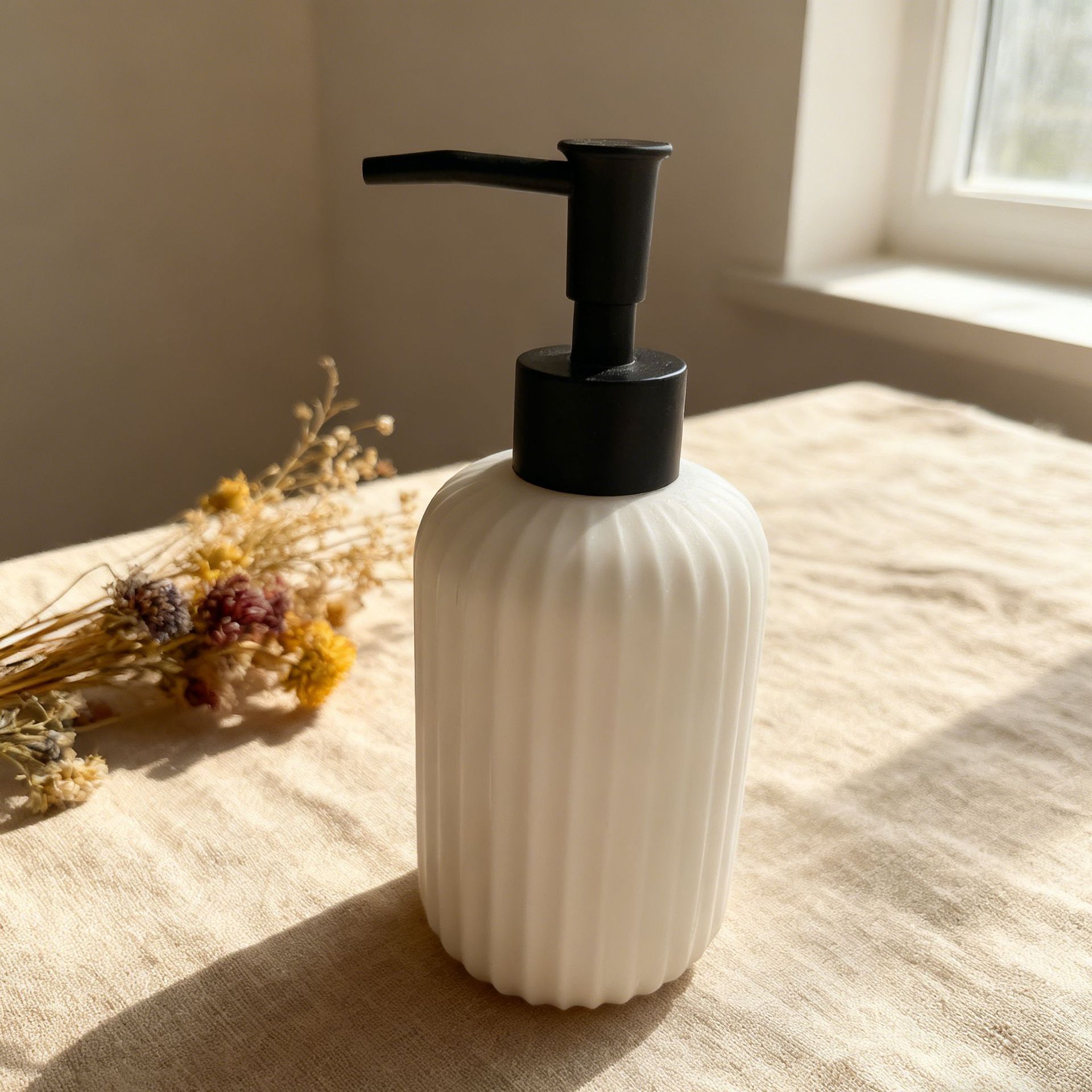 Cross-Border Hot-Selling Resin Bathroom Kit Surface Vertical Pattern Carved Toiletries Lotion Bottle