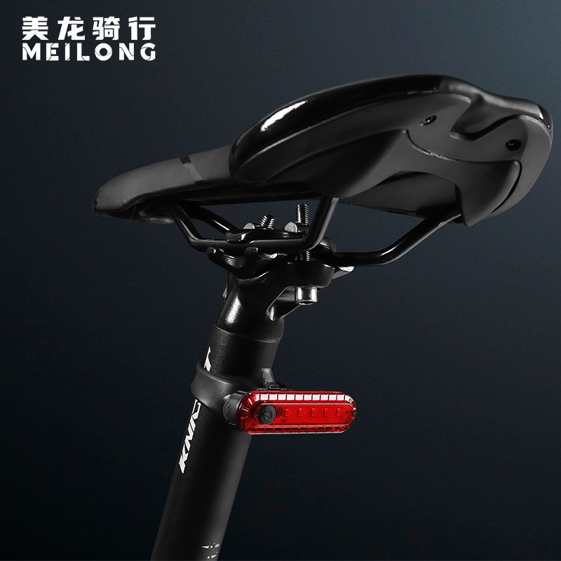 056 mountain bike riding equipment USB bicycle charging tail light night riding warning light factory outlet
