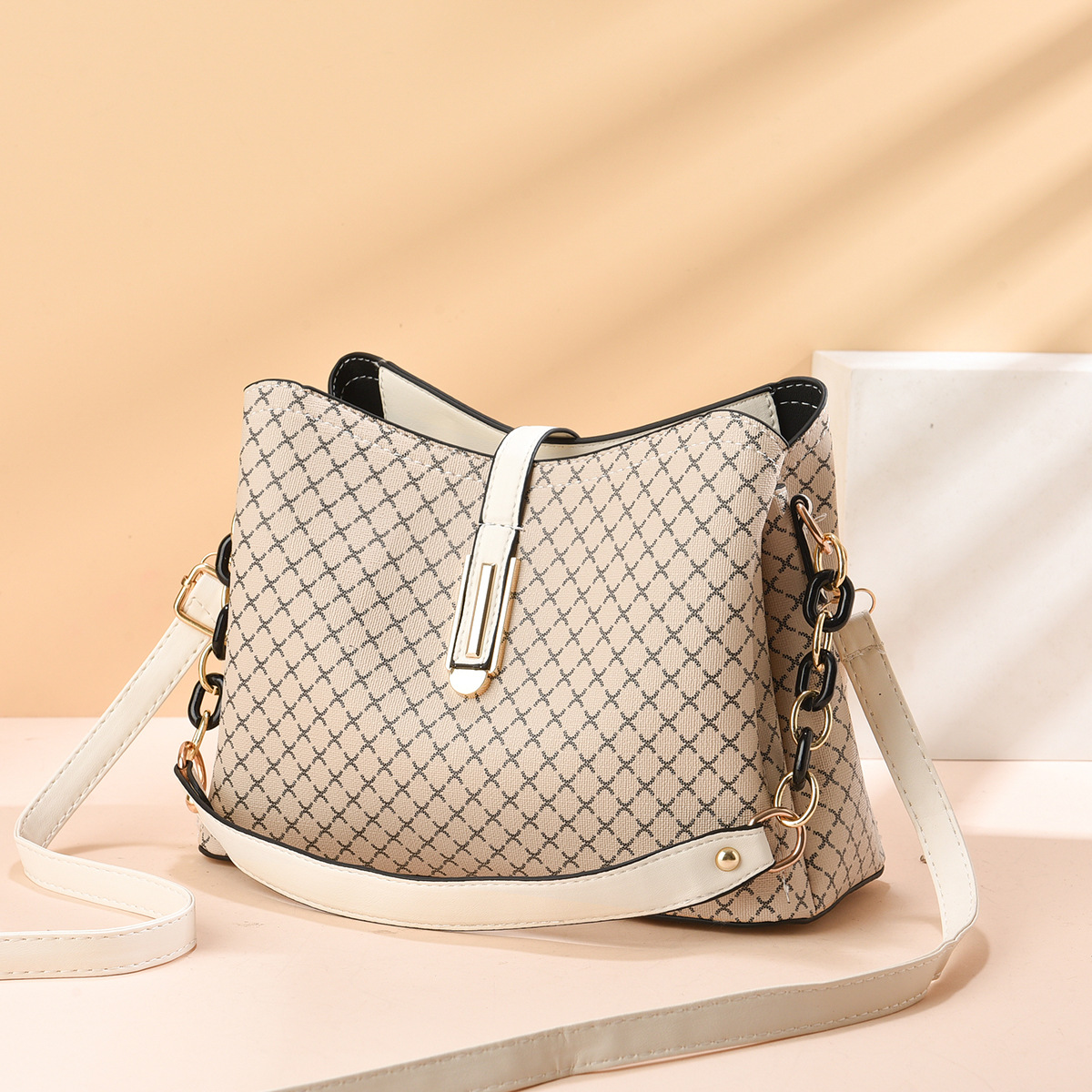 Factory in stock Fashion Women's Bag High Sense Large Capacity Shoulder Bag Simple Crossbody Bag Handbag Women